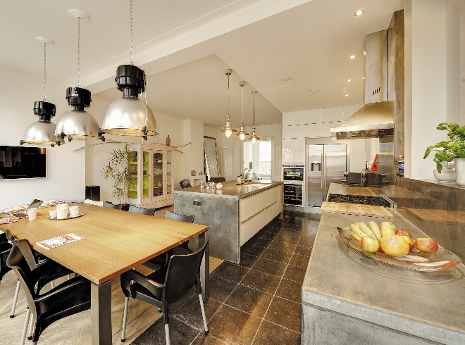 Witte keuken met betonnen werkblad – atumre.com