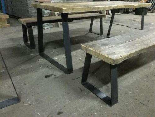 Stoerrobuust eetkamer setje