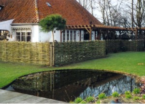 Wilhout wilgentenen schutting - Wilhout wilgentenen schuttingen