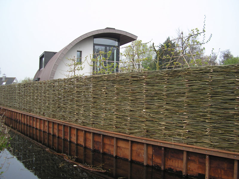 Wilhout wilgentenen schutting doe-het-zelf