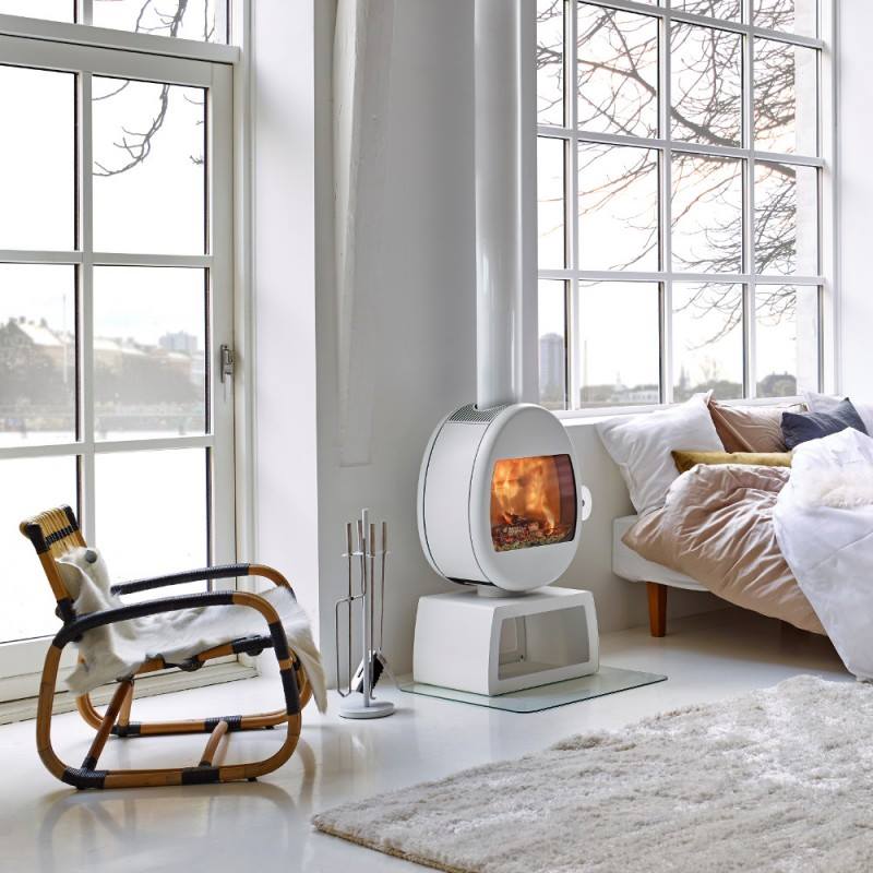 Scan 66 witte houtkachel