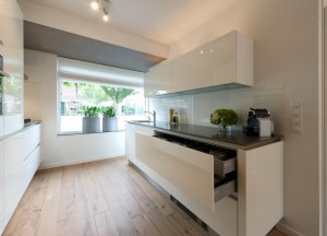 Witte hoogglans keuken Schuller
