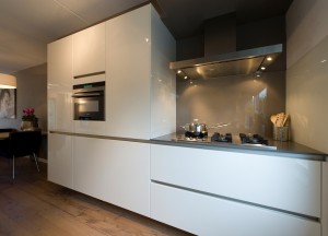 Witte hoogglans keuken Schuller