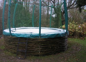 Wilhout Wilgentenen in boog gevlochten