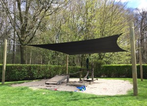 Schaduwdoek boven zandbak