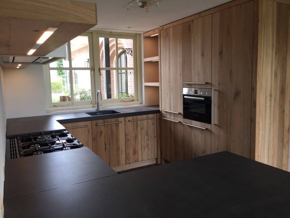 RestyleXL leefkeuken van oud geschaafd eiken