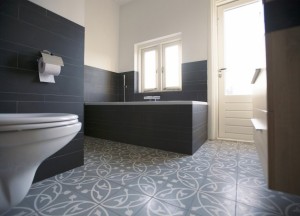 Cementtegels in de badkamer - Designtegels.nl