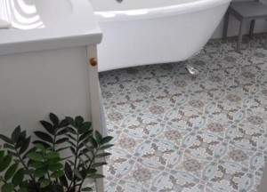 Cementtegels in de badkamer