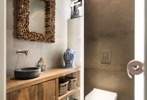 RestyleXL eiken meubel in toilet - RestyleXL