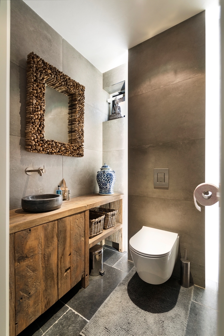 RestyleXL eiken meubel in toilet