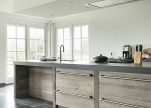 RestyleXL barnwood keuken met KitchenAid apparatuur