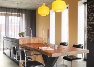 RestyleXL industriële keuken met bruin barnwood en stalen fronten