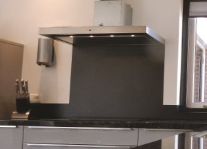 Spatwand achter de kookplaat - Bokmerk