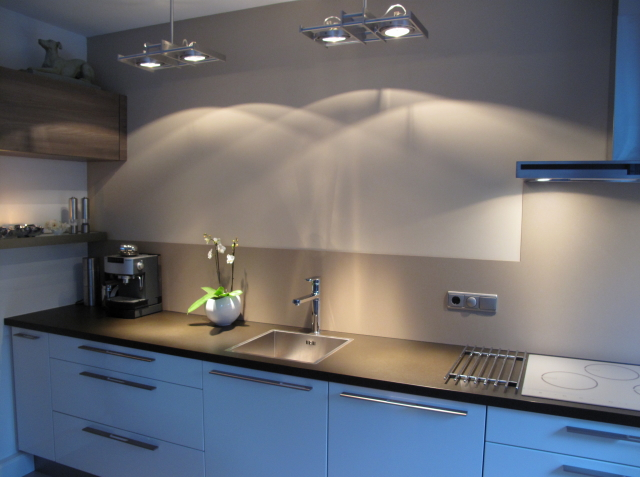 Keuken achterwand over tegels