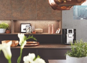 Zwarte keuken met kookeiland