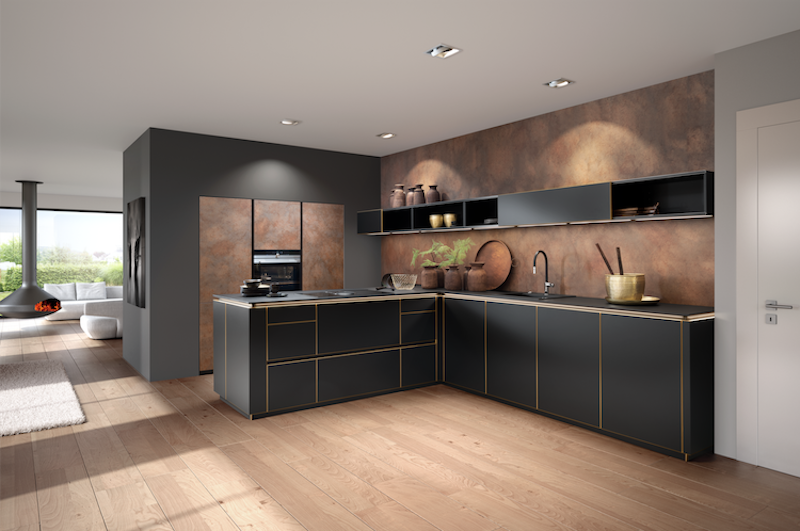 Zwarte keuken met gouden randje