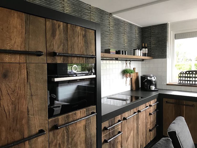 Karakteristieke oud houten keuken