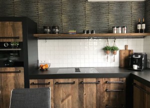 Karakteristieke oud houten keuken