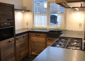 Oud hout keuken u-vorm - RestyleXL