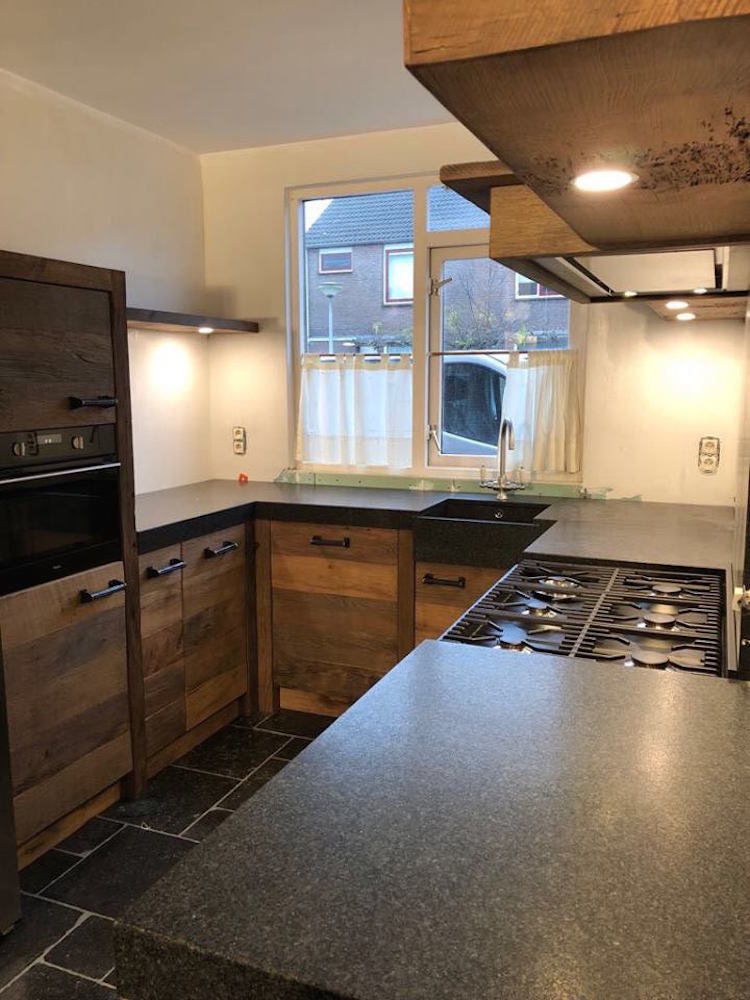 Oud hout keuken u-vorm