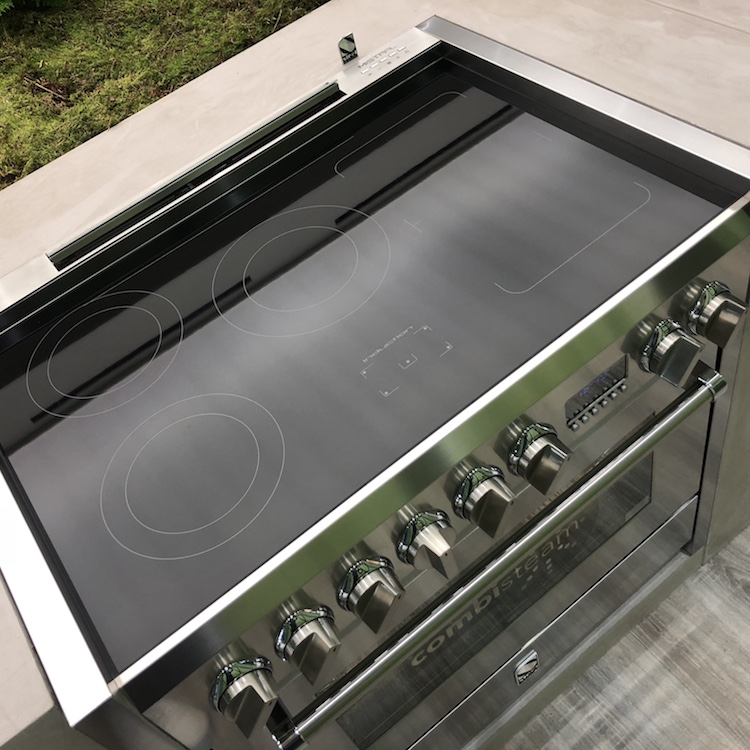 Fornuis met combi-steam oven