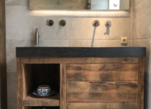 Oud eiken meubel met hardstenen wastafel | RestyleXL