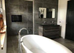 Oud hout in de badkamer | RestyleXL