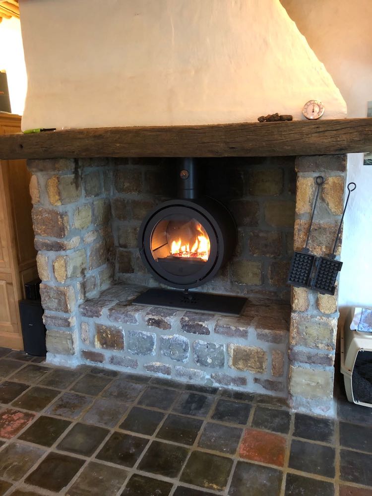 Hangende houtkachel | de Heide Smid