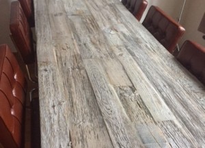 Handgemaakte eettafel van wrakhout | Woodindustries - Woodindustries