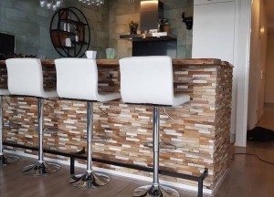 Keukenbar met teakhouten strips | Woodindustries - Woodindustries