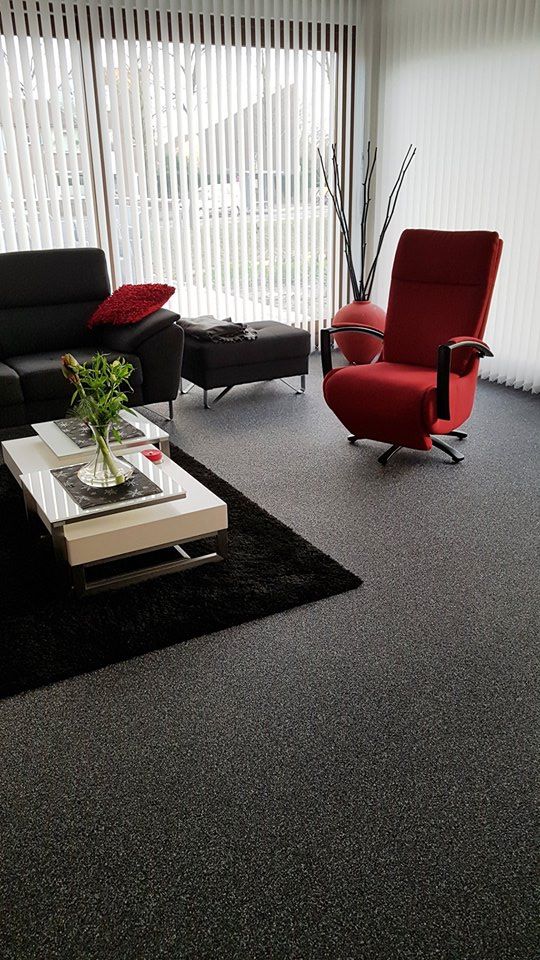 Moderne zwarte grindvloer | Unica-Vloeren