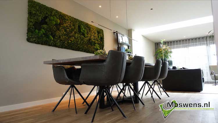 Mosschilderij in de woonkamer