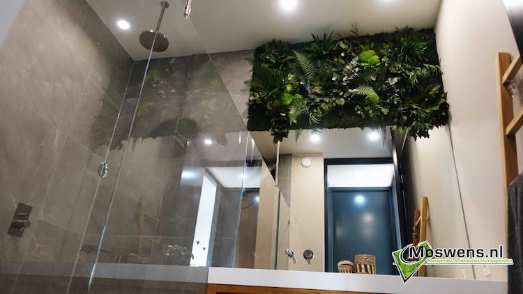 Junglewand in de badkamer | Moswens