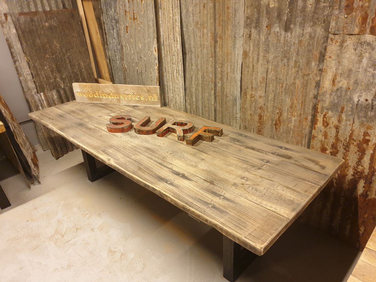 Eikenhouten gebinten barnwood tafel
