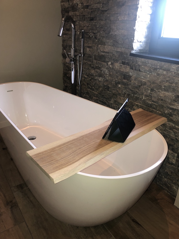 Badplank met boomstamkant