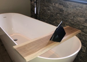 Badplank met boomstamkant - H&amp;R Badmeubelen