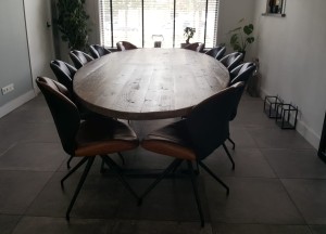 Ovale tafel van oud gebintenhout - Woodindustries