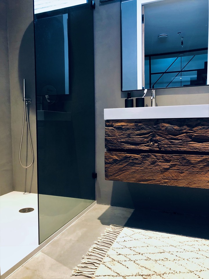 Badmeubel van grillig eiken | RestyleXL