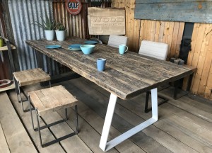 Robuuste wagonhouten tafel - Woodindustries