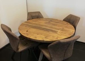 Stoere ronde eetkamertafel