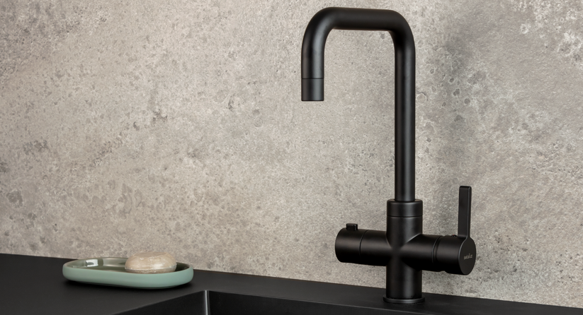 Matzwarte kokendwaterkraan | Selsiuz