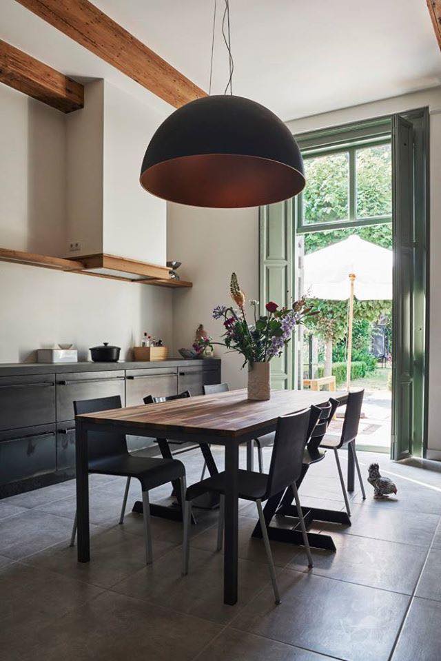 Stalen keuken met eiken kastenwand | RestyleXL 