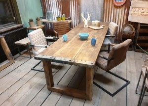Robuuste eettafel industriele look | Woodindustries - Woodindustries
