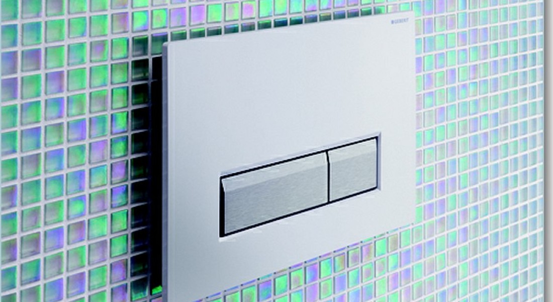 Onhygiënische toiletblokhouder aan spoelrand verleden tijd