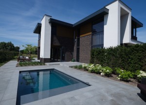 Compact design zwembad | Compass Pools - Compass Pools.