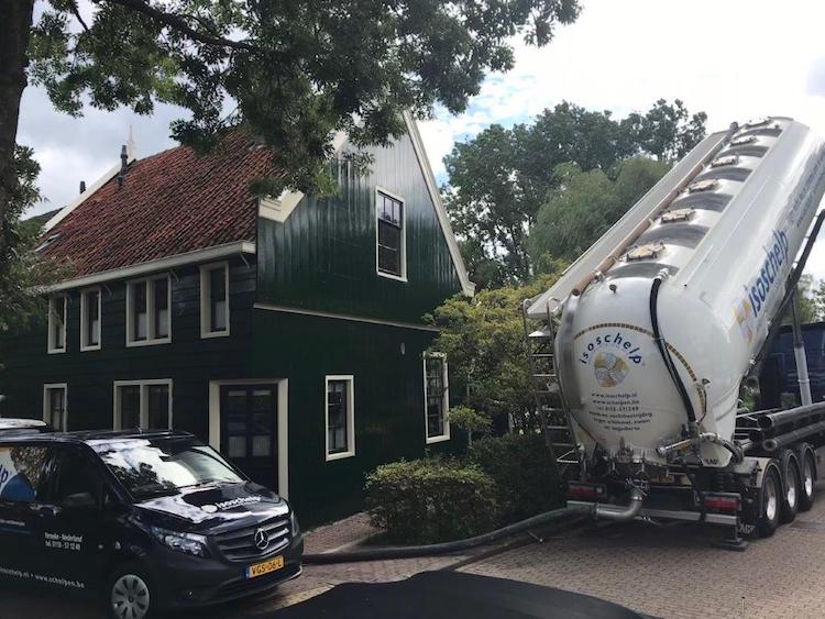 Vloerisolatie met schelpen in kruipruimte | Isoschelp