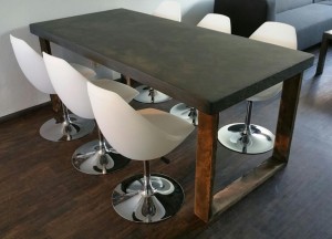 Betonnen tafel met houten U-poot | Woodindustries - Woodindustries