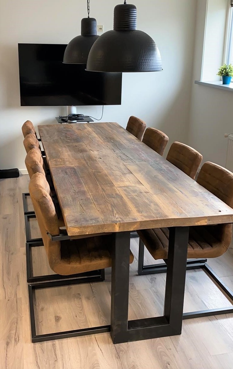 Robuuste  vergadertafel