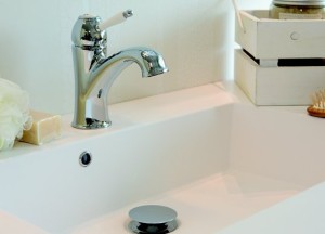 Een romantische badkamer met de Tradition kraan - 