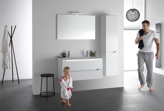 Strak en greeploos badkamerdesign van Primabad - Primabad